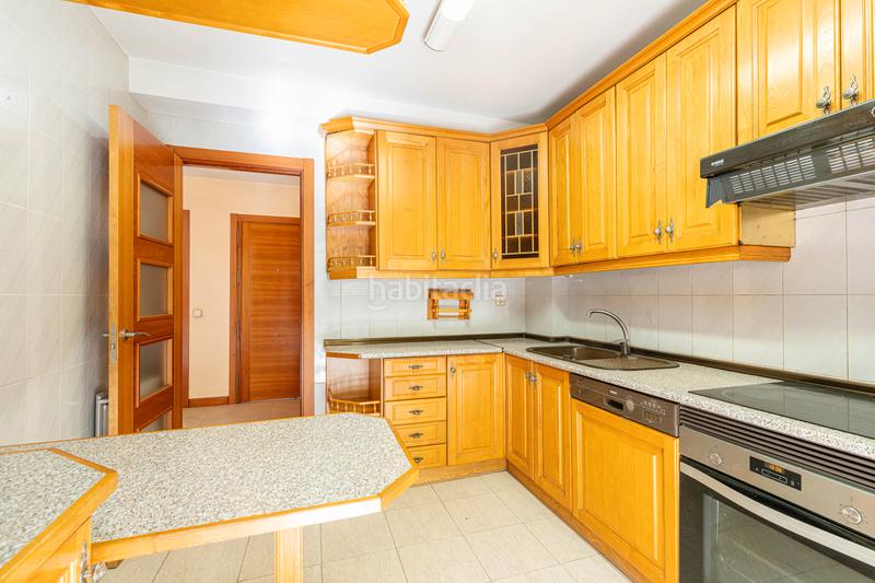 Foto 1421c2d8-b9c5-466b-9747-92f0cdc07ab7. Casa amb calefacció aparcament a V Centenario Leganés