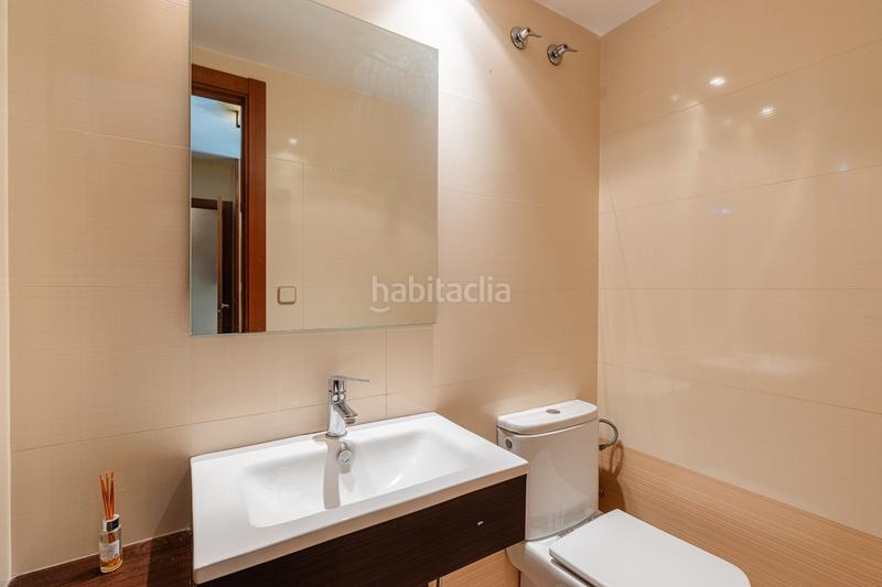 Foto 5e9d8c1c-7f7b-4d3a-9ffe-6f552143d41e. Casa amb calefacció aparcament a V Centenario Leganés