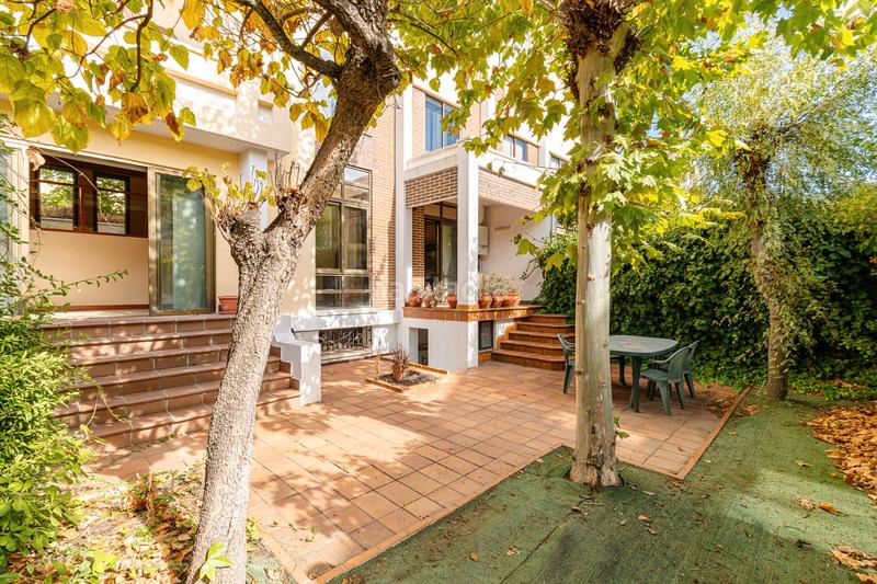 Foto 68289788-a30a-47ce-b167-b305914f0468. Casa amb calefacció aparcament a V Centenario Leganés