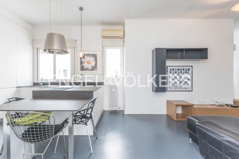 Foto 0214ba57-7094-404f-8d4c-af16e382b583. Apartamento ático exterior con terraza en retiro en Madrid