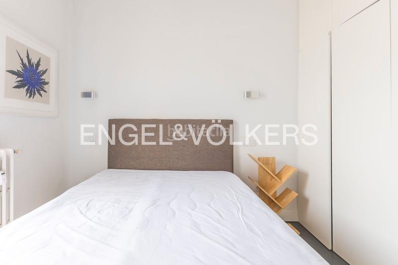 Foto 5d1c63c5-b4f0-4464-96d1-f6bf896241b8. Apartamento ático exterior con terraza en retiro en Madrid