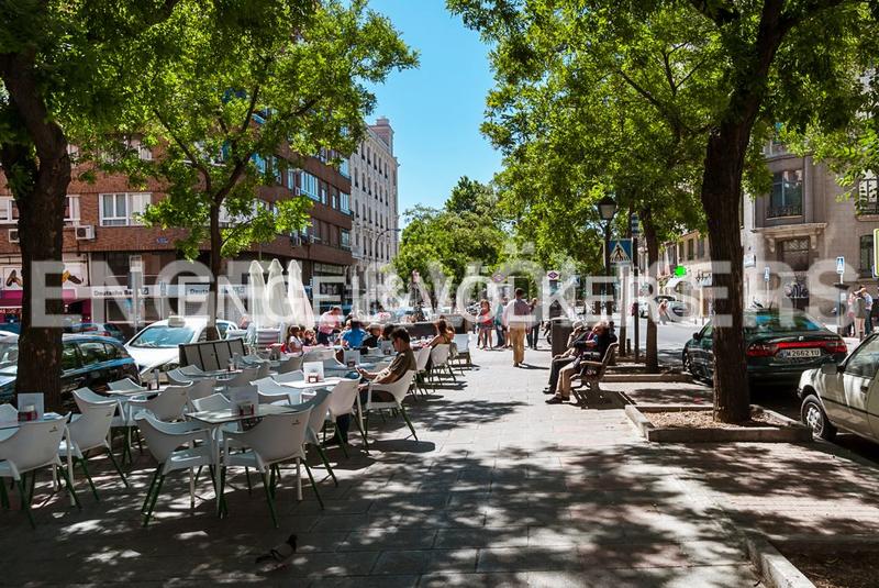 Foto 61f776f6-592b-484c-9a4e-473e17605e27. Apartamento ático exterior con terraza en retiro en Madrid