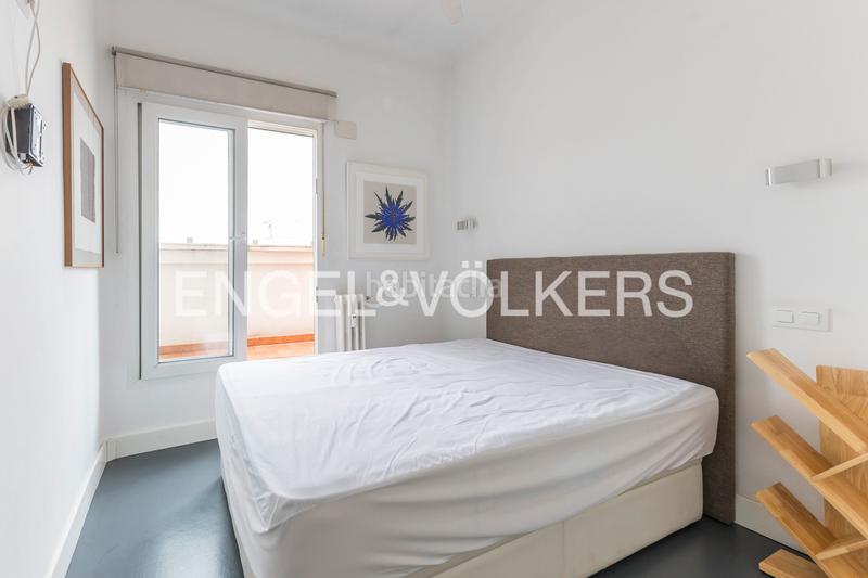Foto 63b3596b-b921-4ebd-91b4-0aaf2335bc73. Apartamento ático exterior con terraza en retiro en Madrid