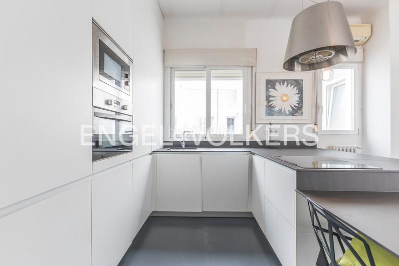 Foto 6508f8a2-b19d-4245-b4b2-3fe075c83294. Apartamento ático exterior con terraza en retiro en Madrid