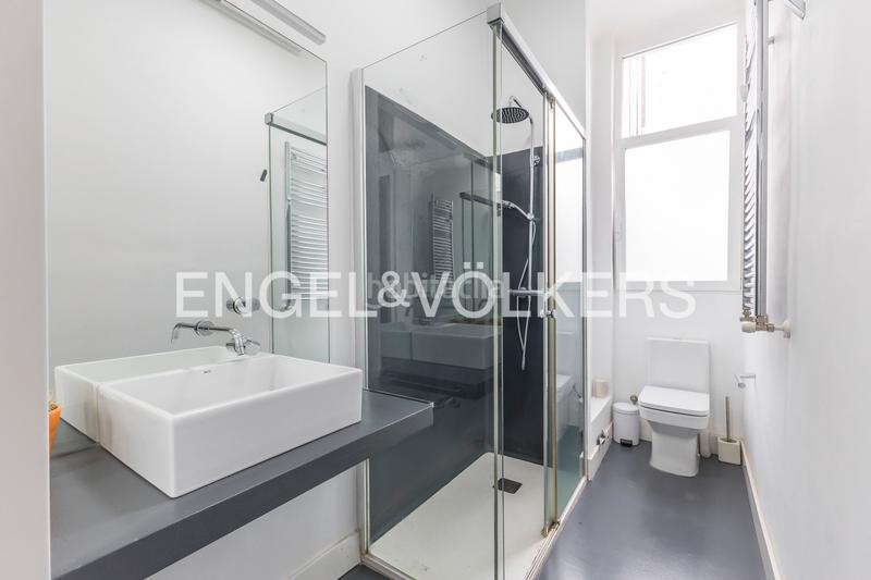 Foto e6e072de-d013-4fda-a8e4-3ca4b4e7dd31. Apartamento ático exterior con terraza en retiro en Madrid