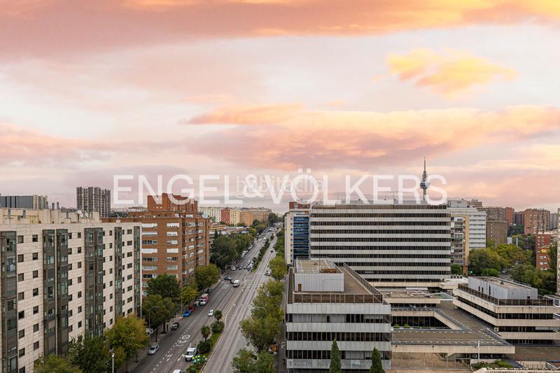 Foto 290dd46e-f870-4ddb-afec-eac3280bd3df. Apartament amb calefacció aparcament piscina a Estrella Madrid