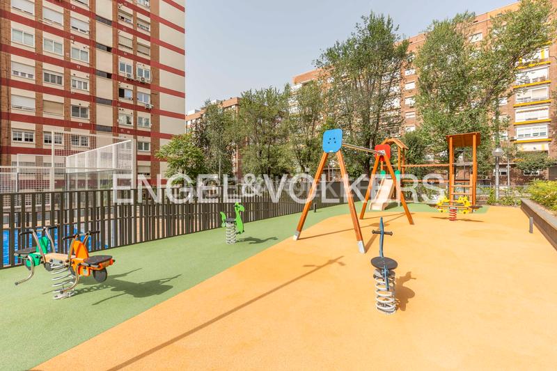 Foto 3a623678-1049-40ac-a71e-4935eb474660. Apartament amb calefacció aparcament piscina a Estrella Madrid