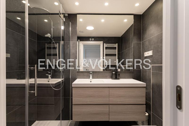 Foto 5369e7ff-243b-49e8-a13f-6b69c4301f73. Apartament amb calefacció aparcament piscina a Estrella Madrid