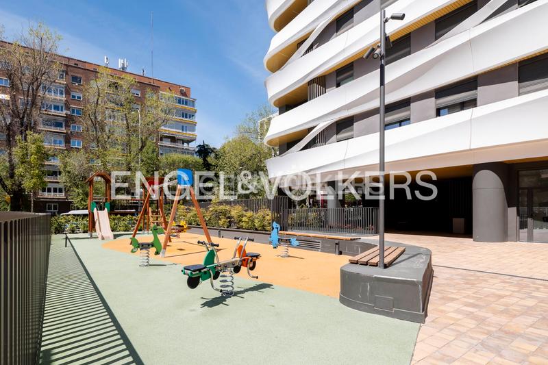 Foto 61f45f4e-a424-4312-ab0d-4a8ce302b041. Apartament amb calefacció aparcament piscina a Estrella Madrid