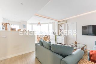 Appartement à Castilla. Exclusivo y luminoso piso  en avenida de pio xii