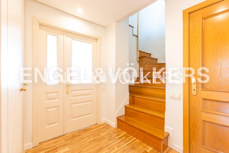 Foto 83a195e2-96b0-41ec-bc80-829b0d353930. Alquiler ático fabuloso atico duplex con fabulosa terraza y vistas despejadas en av. Valdemarín en Madrid