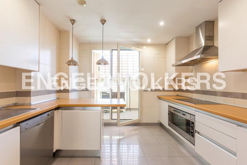 Foto 96b02937-69f7-409a-804a-3a38764085ab. Alquiler ático fabuloso atico duplex con fabulosa terraza y vistas despejadas en av. Valdemarín en Madrid
