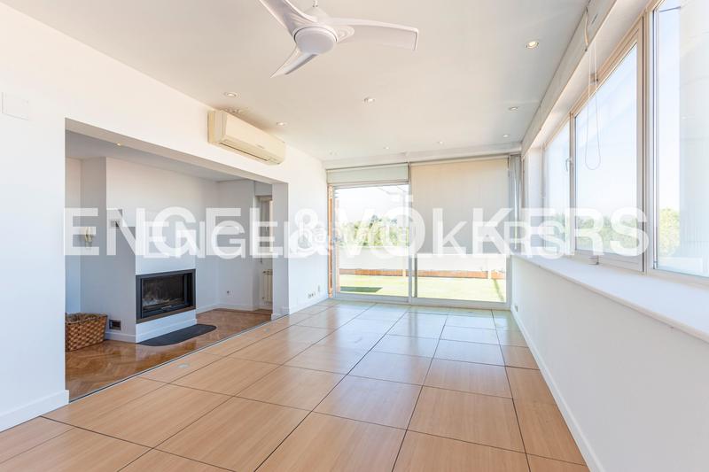 Foto a85235a0-d5e9-413e-a459-28d204898786. Alquiler ático fabuloso atico duplex con fabulosa terraza y vistas despejadas en av. Valdemarín en Madrid