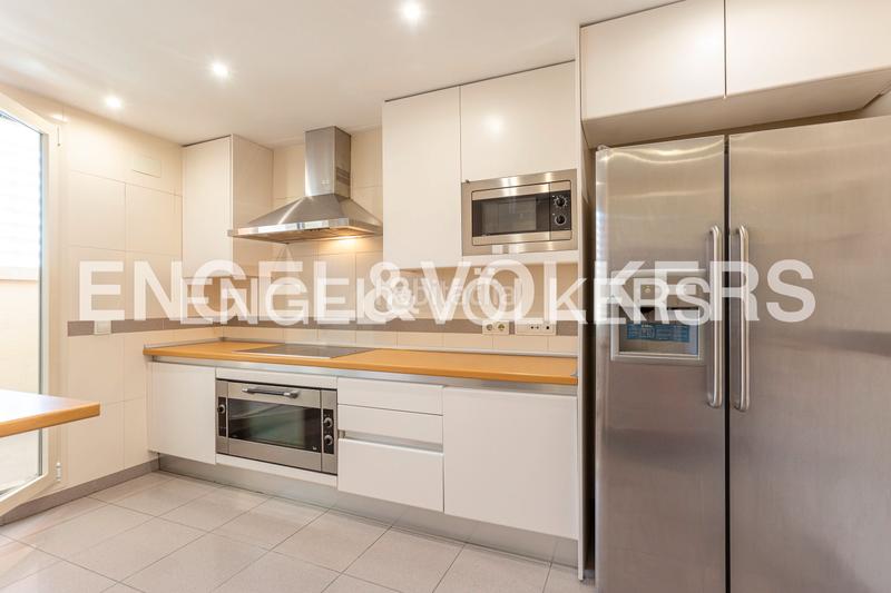 Foto b8bb182d-3ca6-4ade-9bef-8469dde04291. Alquiler ático fabuloso atico duplex con fabulosa terraza y vistas despejadas en av. Valdemarín en Madrid