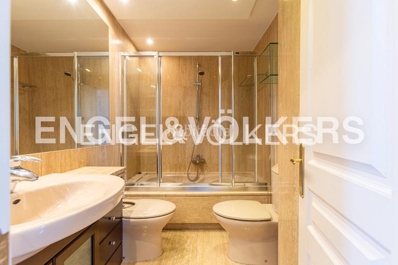 Foto 52f5da4a-a0f6-4531-864b-03010c7e73d6. Rent penthouse with heating parking pool in Valdemarín Madrid