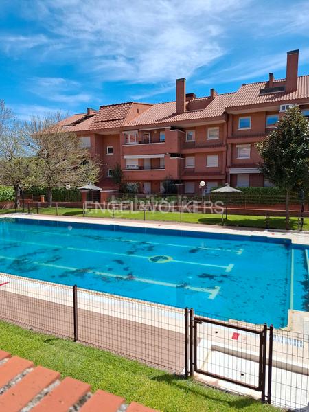 Foto ef567195-add1-4a47-99a3-815054437d6a. Alquiler apartamento piso reformado con terraza en pozuelo en Pozuelo de Alarcón