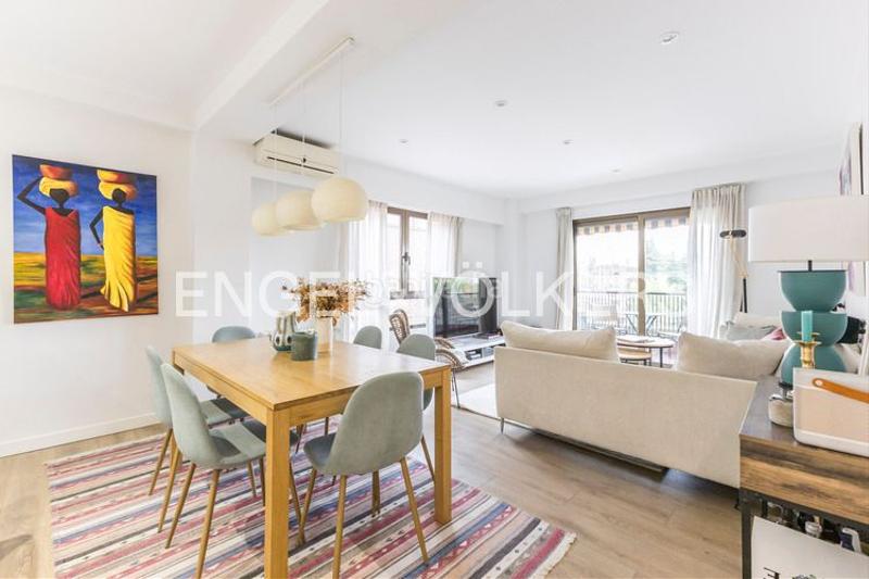 Foto 2756ba74-9722-405b-b5a4-08da231ebb3c. Appartement mit heizung parking pool in San Juan Bautista Madrid