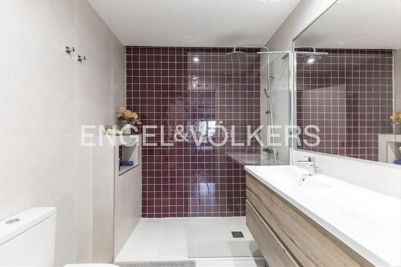 Foto 29a41fb6-6416-4ad1-a7b2-a69fc4869cde. Appartement mit heizung parking pool in San Juan Bautista Madrid