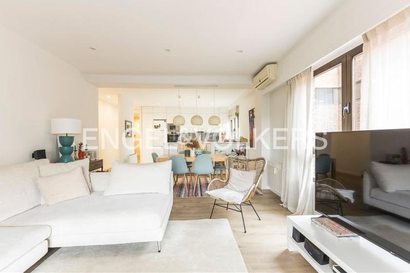 Foto 2a81ab65-19c2-41a9-9117-86202e0e4360. Appartement mit heizung parking pool in San Juan Bautista Madrid