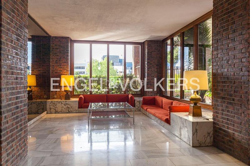 Foto 570cd746-2018-494d-b319-a63cb8d65e0d. Appartement mit heizung parking pool in San Juan Bautista Madrid