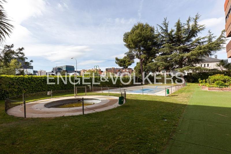 Foto a24dbb51-667b-4a8e-b978-d19ea2f5f333. Appartement mit heizung parking pool in San Juan Bautista Madrid