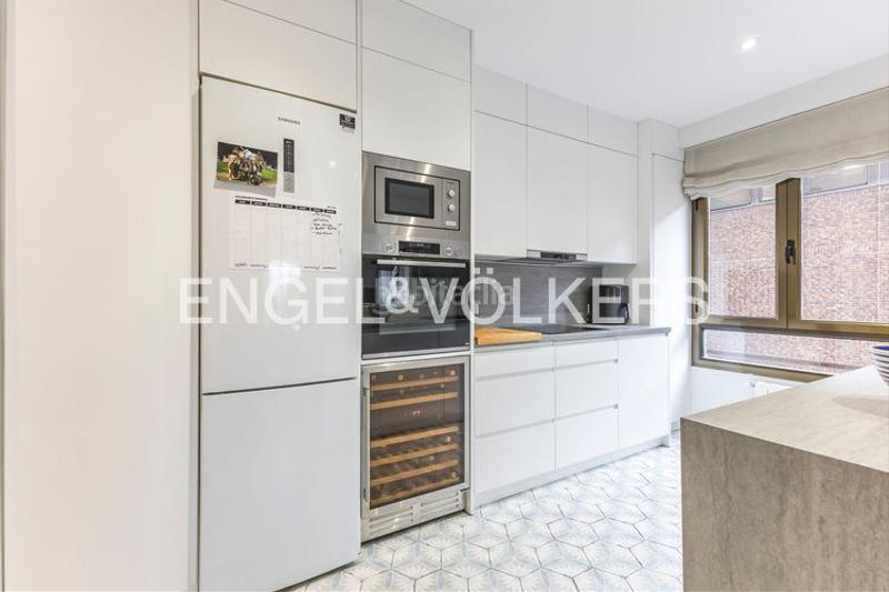 Foto a5e416d1-3f17-4177-8c74-fb3850c81584. Appartement mit heizung parking pool in San Juan Bautista Madrid