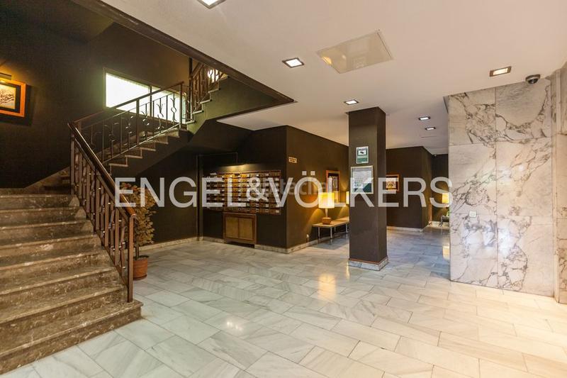 Foto e272e243-1feb-4e3f-ac91-3d3453e26f1a. Appartement mit heizung parking pool in San Juan Bautista Madrid