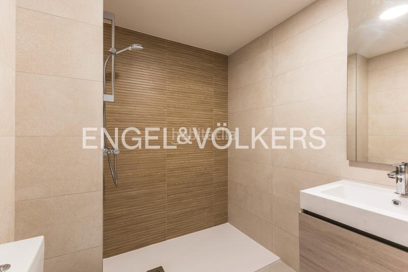 Foto 9c43d20d-8261-44f3-a87b-3d94f1e18f2c. Apartament amb calefacció piscina a Estrella Madrid