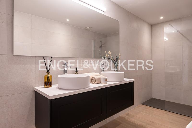 Foto 6b1c3565-de71-4da2-8784-52d752920613. Attico con riscaldamento parcheggio piscina in urbanización La Moraleja La Moraleja