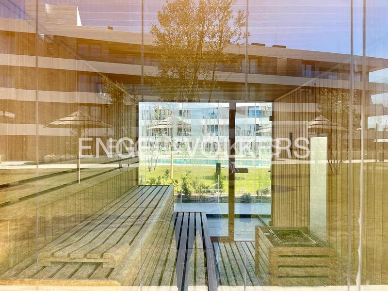 Foto a06f2c47-be20-4282-9b05-f99ad59d6bb1. Attico con riscaldamento parcheggio piscina in urbanización La Moraleja La Moraleja