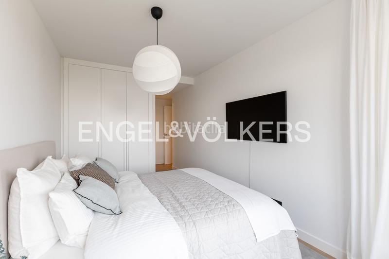 Foto bda944c6-5ba5-42c8-8e03-40a907d6701c. Attico con riscaldamento parcheggio piscina in urbanización La Moraleja La Moraleja