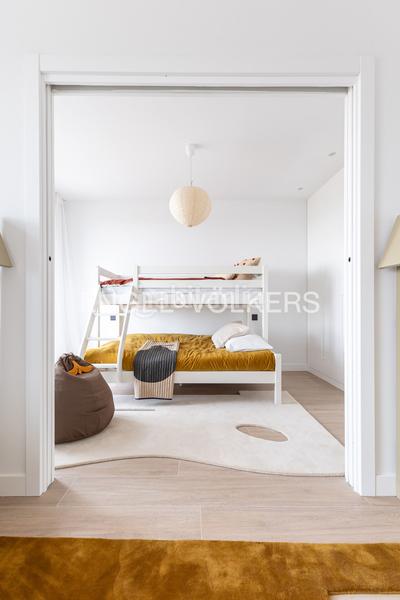 Foto dca3f2eb-ffb1-434c-8384-100418919d2a. Attico con riscaldamento parcheggio piscina in urbanización La Moraleja La Moraleja