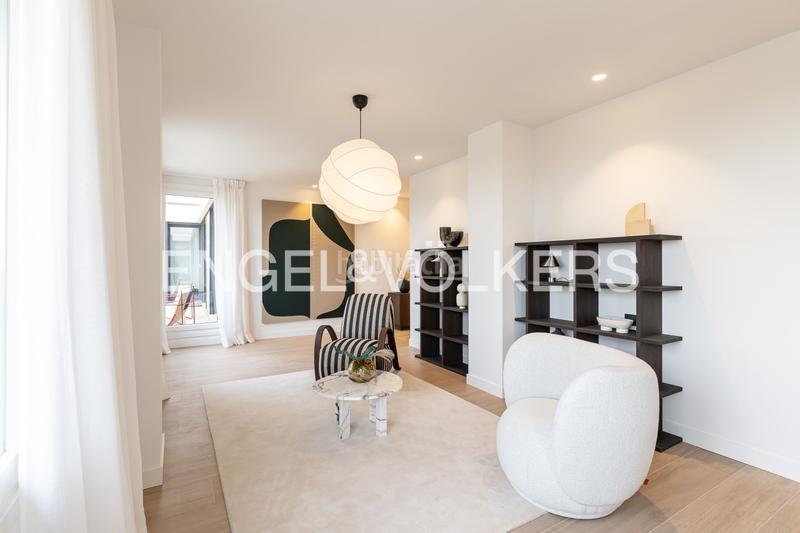 Foto e2f660ac-6da4-4a3d-bf5f-a6bbbf7318ae. Attico con riscaldamento parcheggio piscina in urbanización La Moraleja La Moraleja