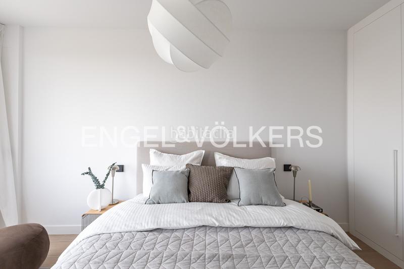 Foto fc830203-3b90-4c2a-bf92-51a7e8c5babc. Attico con riscaldamento parcheggio piscina in urbanización La Moraleja La Moraleja