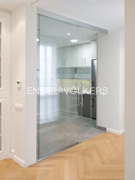 Foto fbcf364c-a48c-4c42-a517-a434539ab739. Rent apartment with heating in Goya Madrid