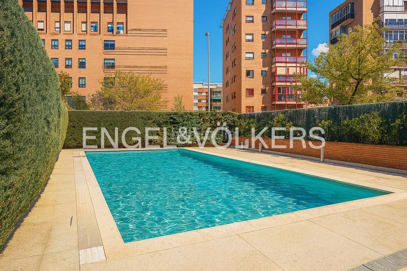 Foto f8489b4d-68bd-420a-9609-189dd8afcaa1. Location appartement avec chauffage piscine dans Bellas Vistas Madrid