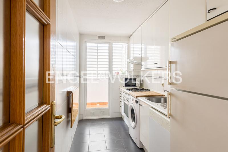 Foto 6ed7f40d-13f6-465f-848c-12f68fdd4995. Rent apartment with heating pool in Bellas Vistas Madrid