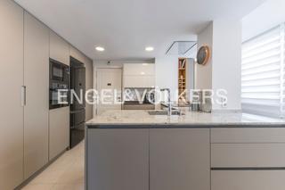 Rent Apartment in Cuatro Caminos - Azca. Piso de 5 dormitorios junto al paseo de la castellana