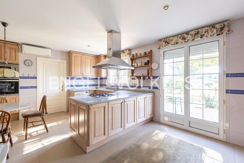 Foto 617c4d45-6075-46c7-bbdd-78ccad589baf. Maison avec chauffage parking dans Las Lomas Boadilla del Monte