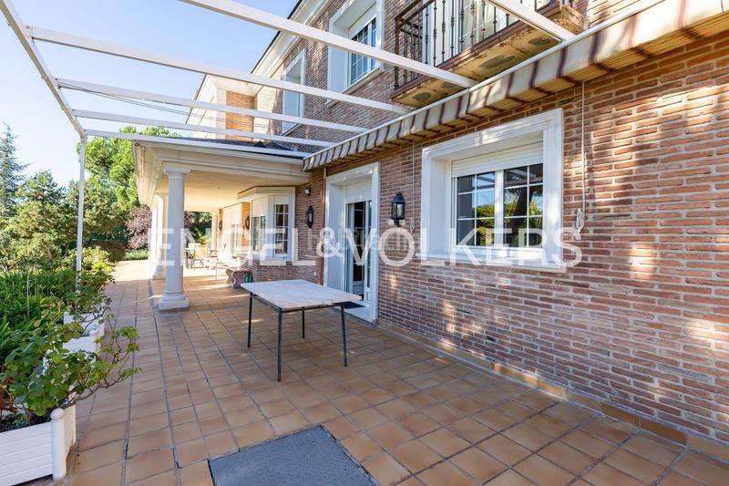 Foto 6a6c6e04-2dae-4c42-8a1a-e1658da8f684. Maison avec chauffage parking dans Las Lomas Boadilla del Monte