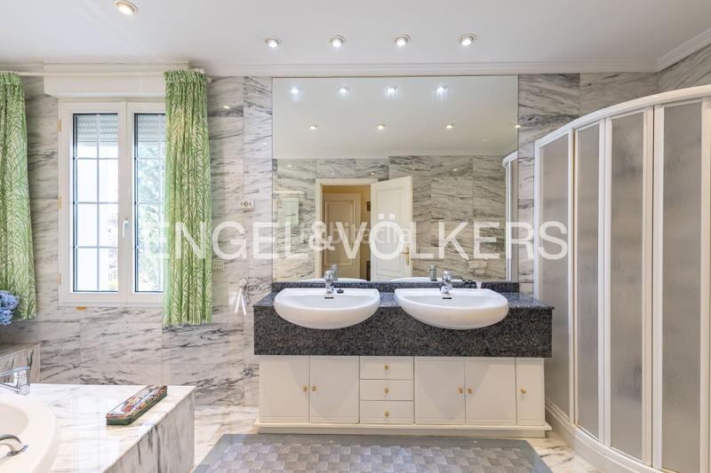 Foto 7139c64b-e54d-43b3-b99f-5362f4e80b05. Maison avec chauffage parking dans Las Lomas Boadilla del Monte