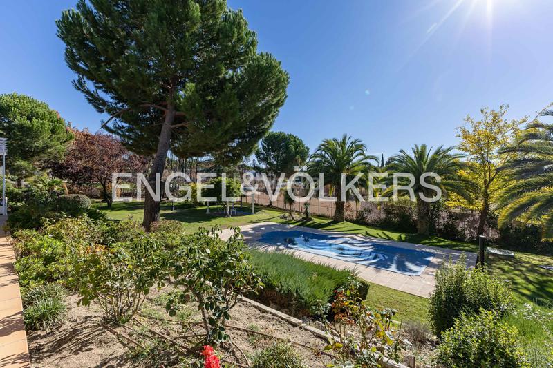 Foto a8ee04d0-ca63-4e3a-a0bc-bcf4871ba3d7. Maison avec chauffage parking dans Las Lomas Boadilla del Monte