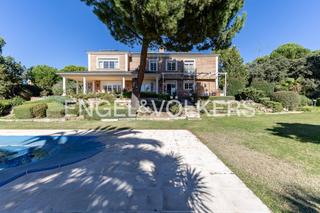 Haus in Las Lomas. Elegante chalet unifamiliar en  las lomas de boadilla