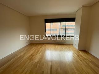 Lloguer Apartament  Calle de ana de austria. Fantastico y luminoso piso en sanchinarro