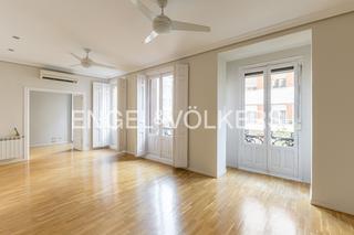 Lloguer Apartament a Castellana. Acogedor y señorial piso en el mejor barrio de salamanca, en cas