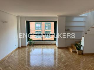 Rent Penthouse in Palomas. Áticodúplex muy luminoso en el parque conde orgaz