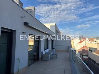 Lloguer Àtic a Cuatro Caminos - Azca. Fantástico y luminoso ático con terraza, parking, trastero y pis