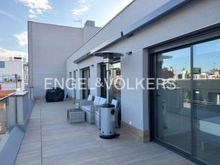 Rent Penthouse in Cuatro Caminos - Azca. Fantástico y luminoso ático con terraza, parking, trastero y pis