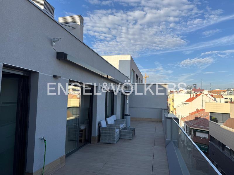 Foto b3aae530-ed05-424e-b68e-362c997bc11d. Affitto attico con riscaldamento parcheggio piscina in Madrid