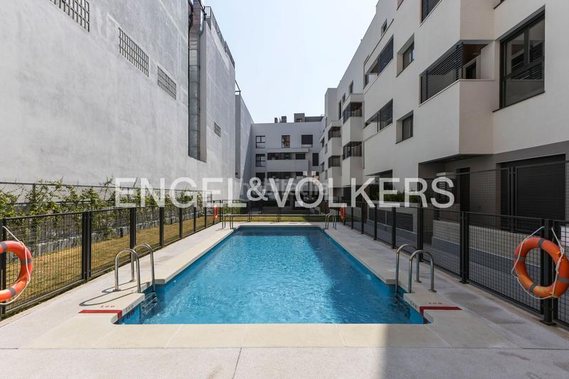 Foto d439dba2-94eb-4b94-a8c7-7193fa7ba57c. Affitto attico con riscaldamento parcheggio piscina in Madrid